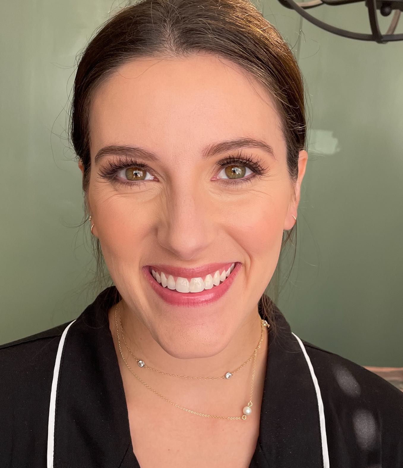 May your days be merry and bright! Wishing you and your family a very Merry Christmas and blessed New Year!
So grateful for my clients that I’ve had the opportunity to meet and work with! Looking forward to 2023 and those I can serve (with my bridal makeup services)!
Many blessings,
~ Andrea ❤️
#bride #bridalmakeupartist #naturalglam #makeuplook #naturallygorgeous #weddingday #weddinginspiration #beautyblog #customlashes